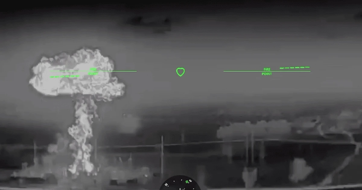 Скриншот із відео моменту ураження енергооб'єкта внаслідок атаки дронів