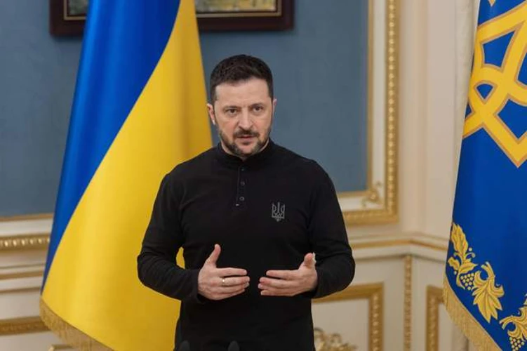 Володимир Зеленський підписує указ про санкції проти Росії