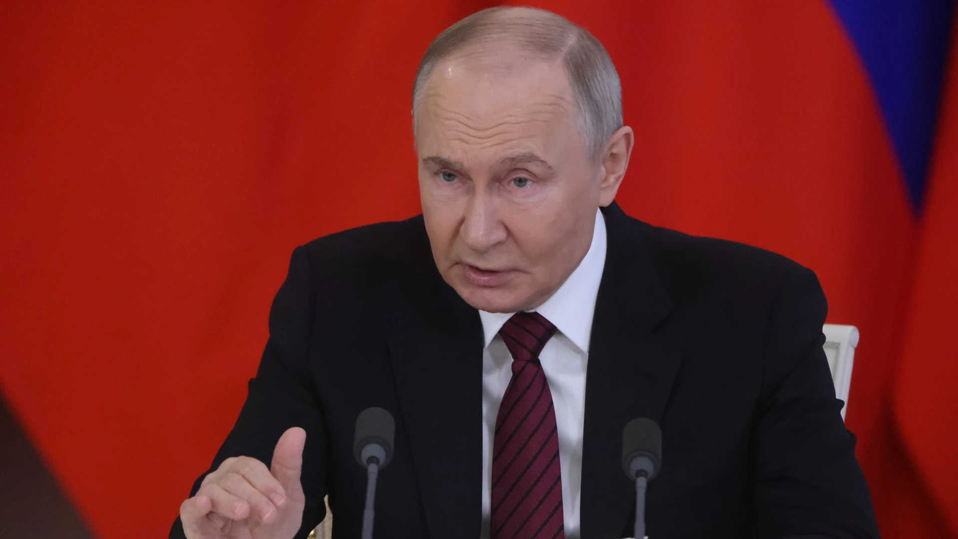 Володимир Путін (фотографія з підпису джерела NV: Sputnik/Alexander Kazakov/Pool via REUTERS)