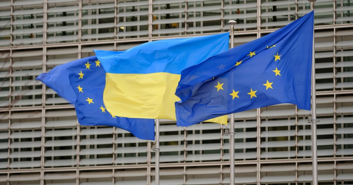Хто стоїть за рішенням про кластери 2 і 3 для України