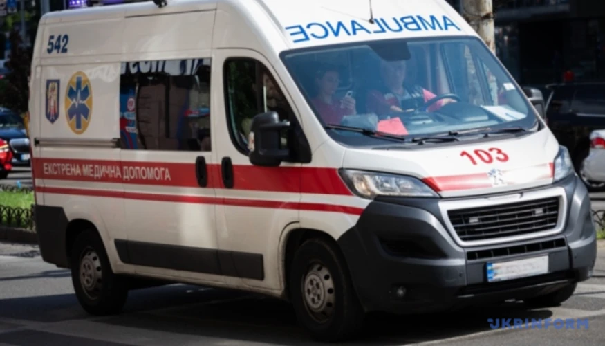 Пошкоджені багатоповерхівки та приватні будинки в житловому районі Кременчука після удару 7 жовтня